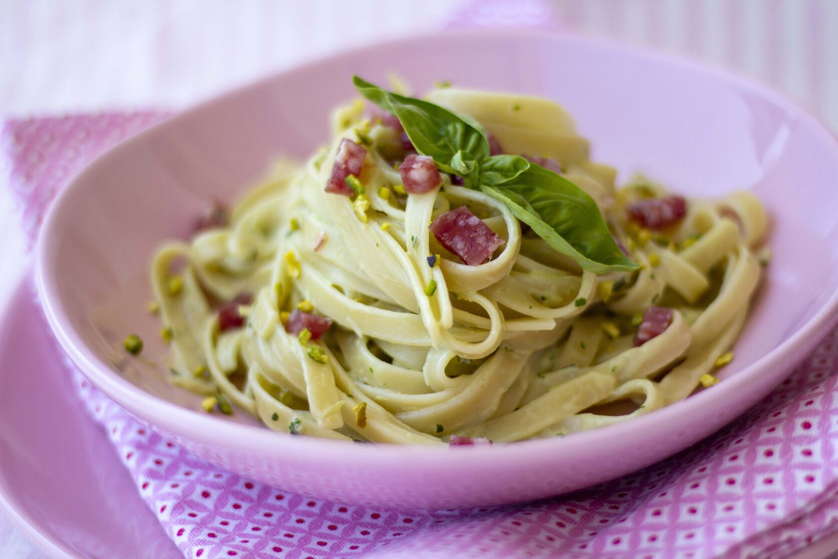 Ricetta linguine pasta armando crema fave basilico salame pistacchio kucna di kiara 2