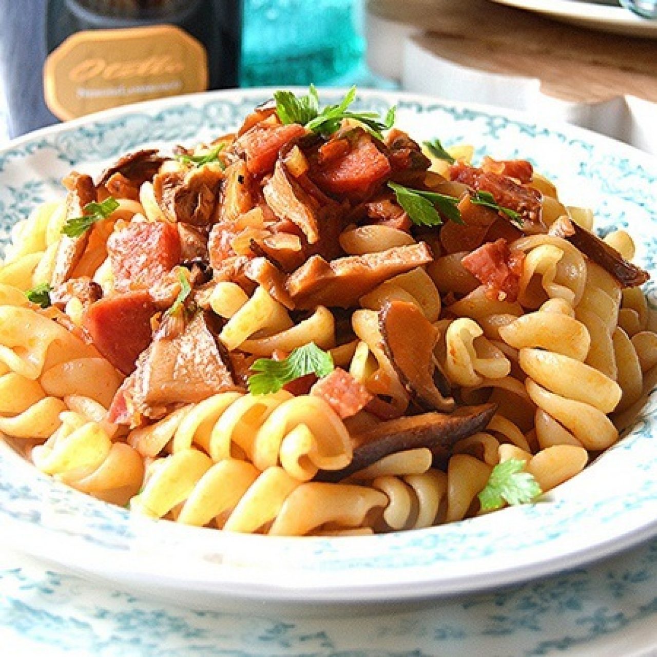 Fusilli al salame (strolghino di culatello) e funghi secchi