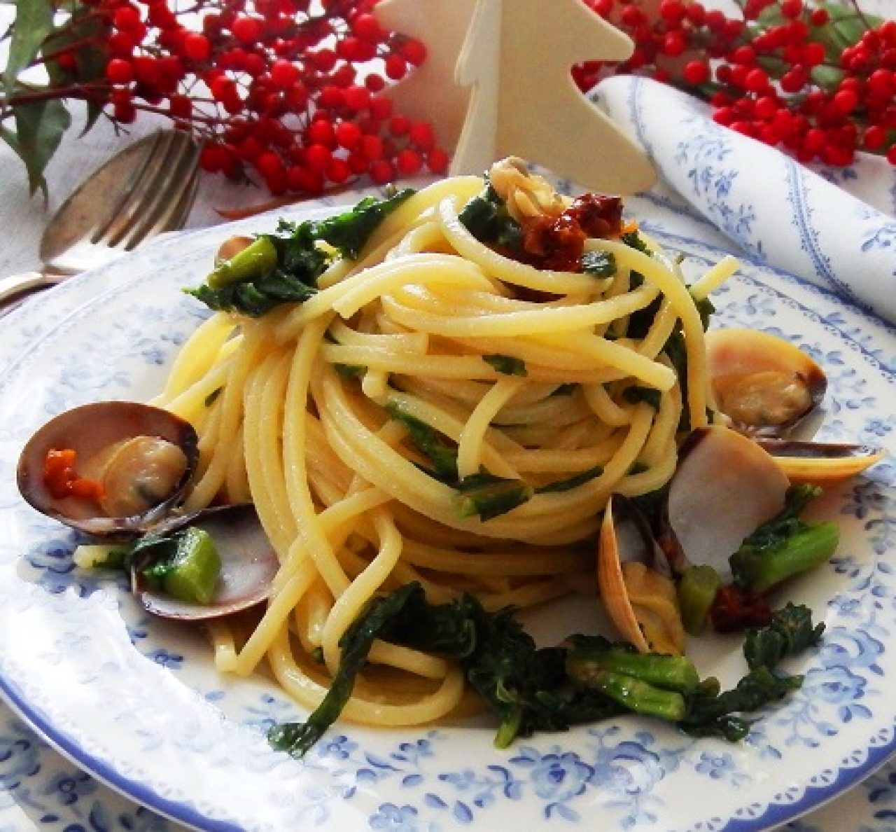 Spaghetti alla chitarra con cime di rapa e vongole