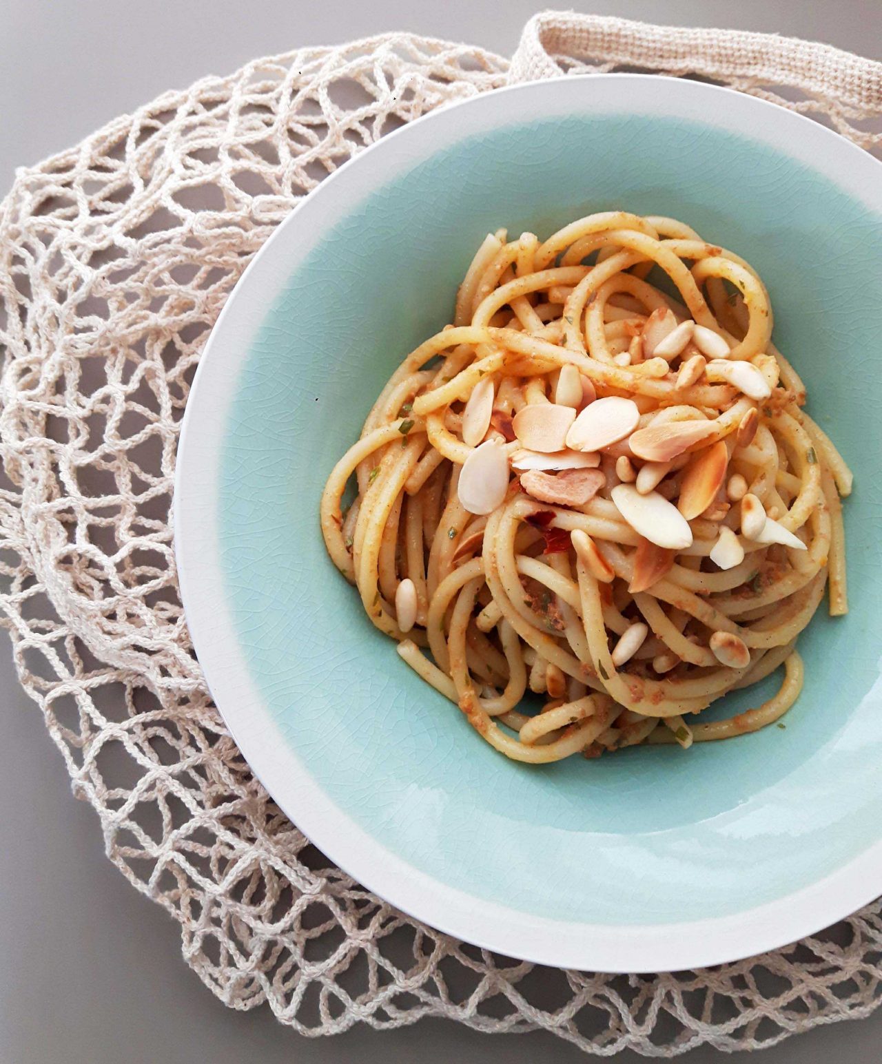 Chitarra con salsa moresca e succo di carota