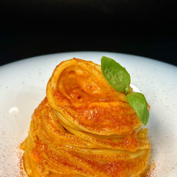 Spaghetti con crema di peperoni e paprika affumicata