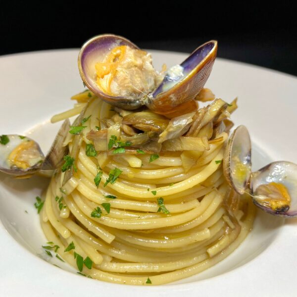 Spaghetti Pasta Armando con vongole e carciofi