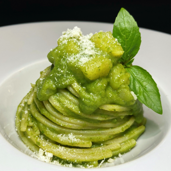 Spaghetti alla Chitarra con pesto di basilico e patate