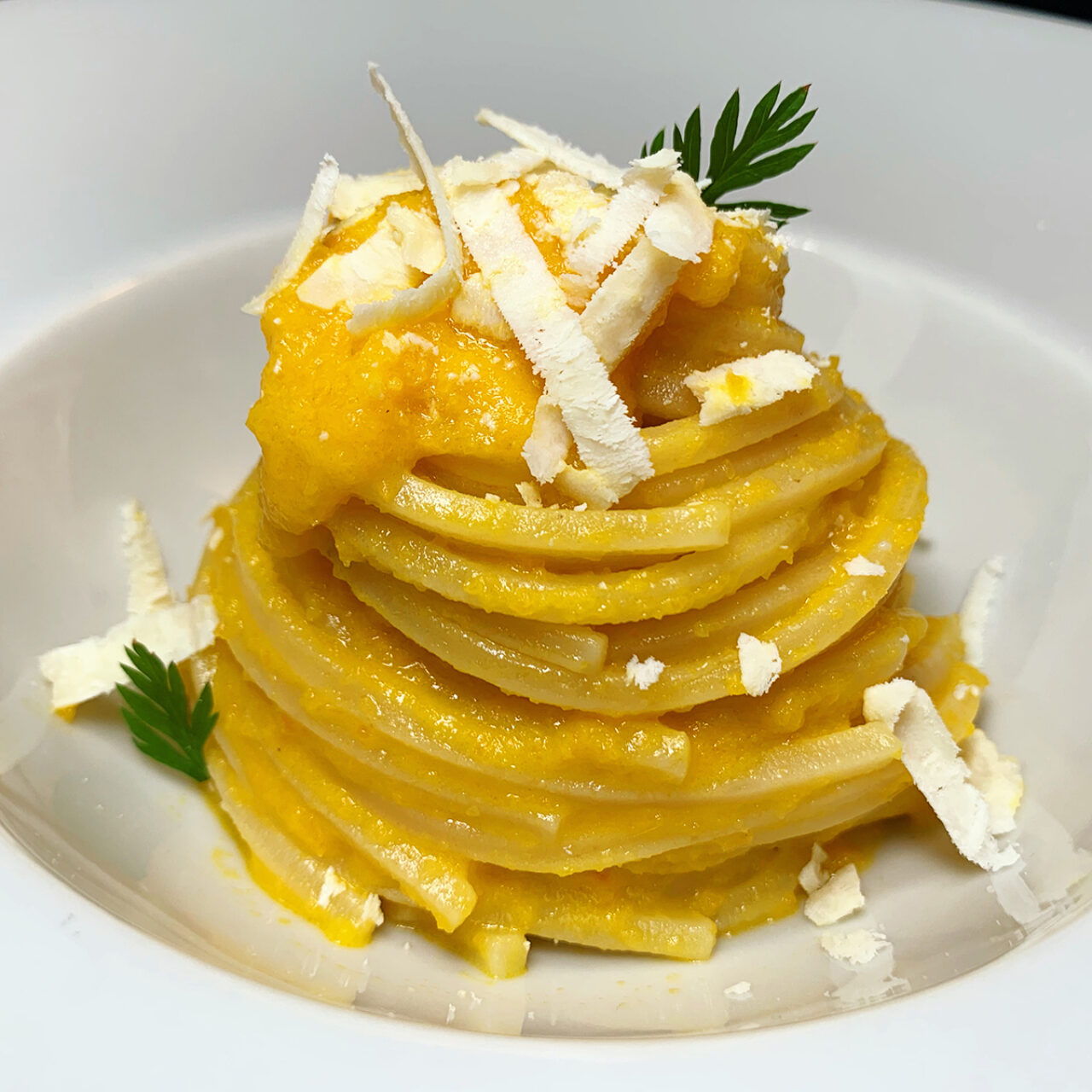 Chitarra Pasta Armando con crema di carote e ricotta salata