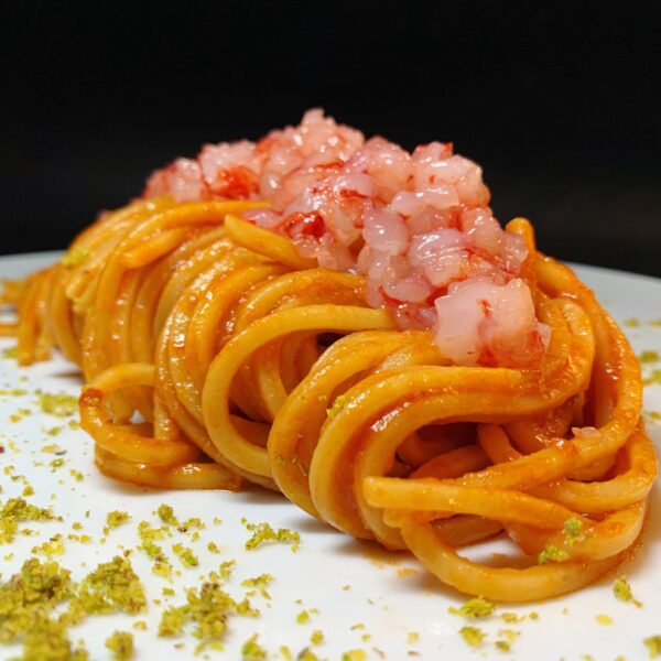 Chitarra con gamberi, bisque e lime