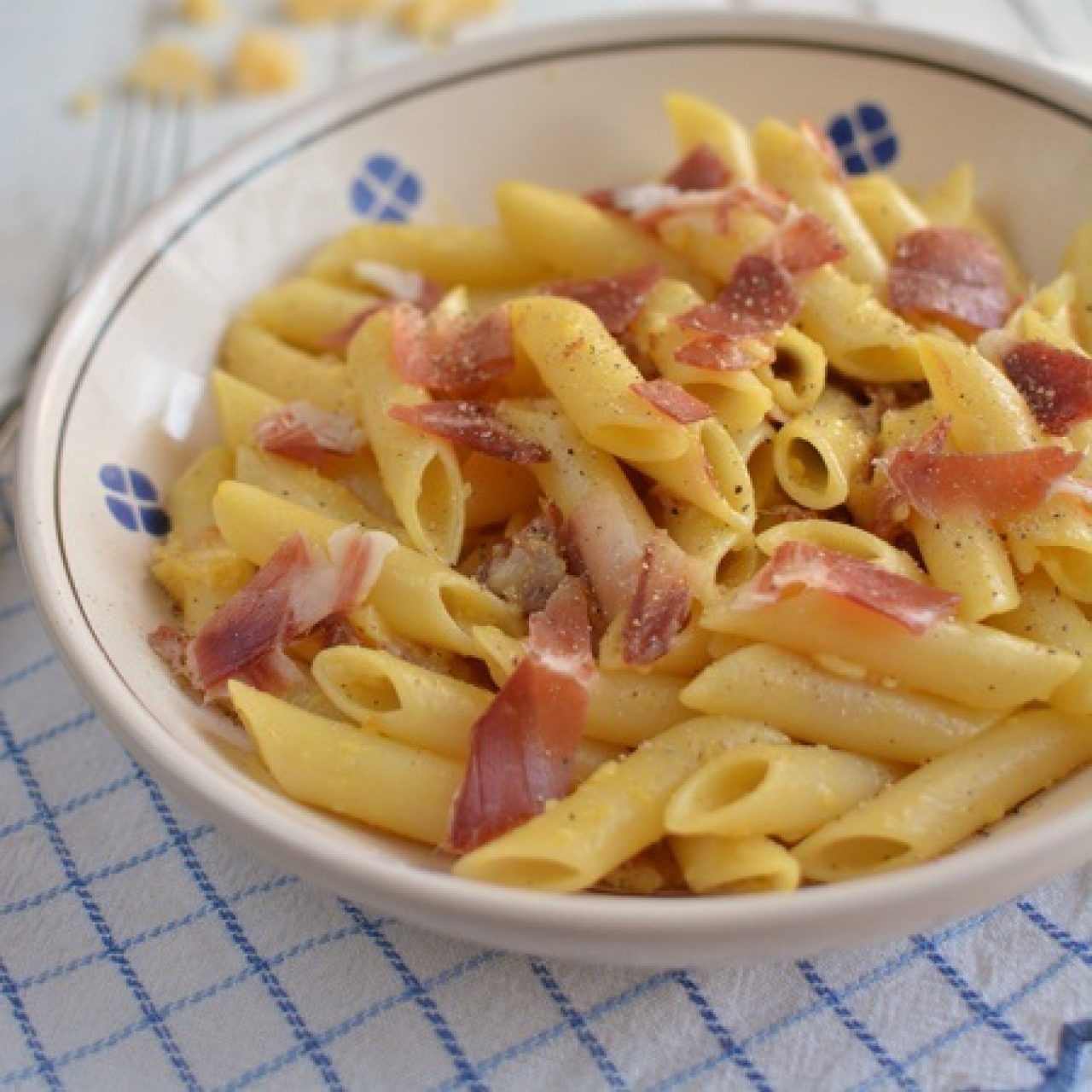 Carbonara a crudo con Pata Negra e Džiugas