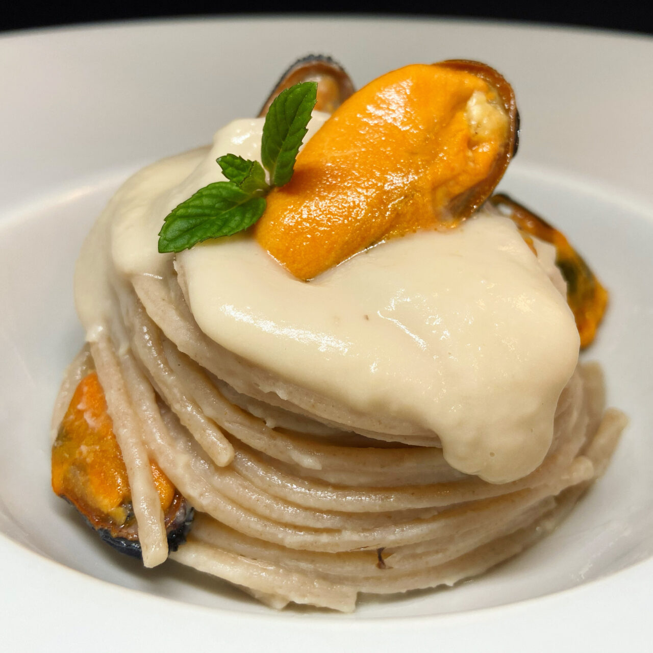 Spaghetti integrali Armando con crema di cannellini e cozze