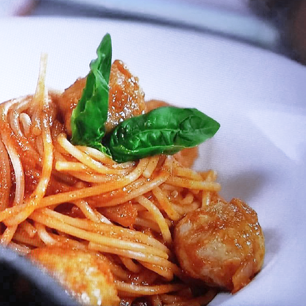 Spaghetti mit Fleischbällchen