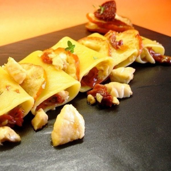 Paccheri allo zafferano con ragù di gallinella e melanzana rossa di Rotonda