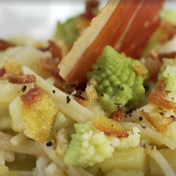 Pasta- und Brokkolisuppe