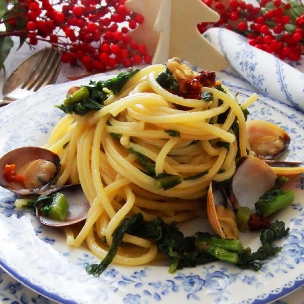 Spaghetti alla chitarra con cime di rapa e vongole