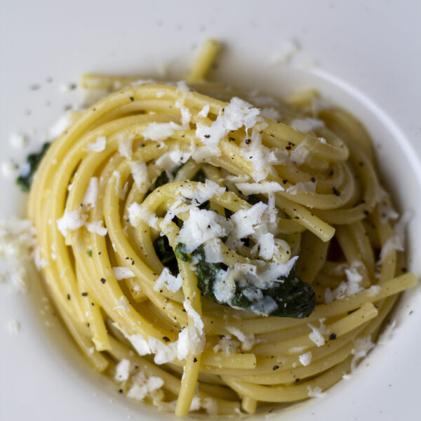 Carbonara vegetariana di cime di rapa