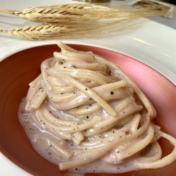 Spaghetti alla Chitarra Cacio und Pepe