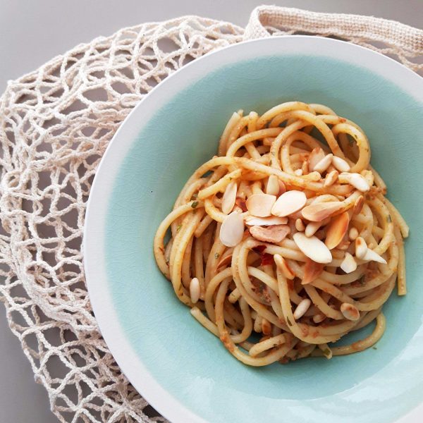 Chitarra con salsa moresca e succo di carota